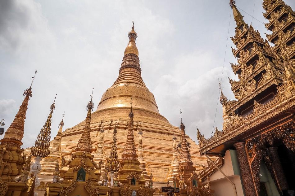 Best Yangon Temples - incredible Shwedagon Pagoda