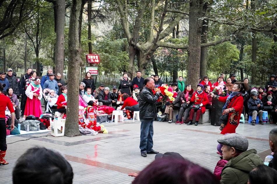 People's Park Chengdu singing performance 