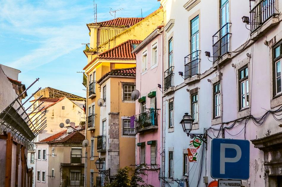 Alfama Lisbon - free things to do in Lisbon