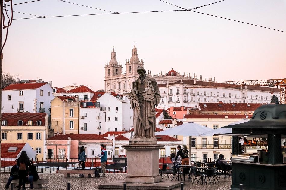 Miradouro das Portas Do Sol viewpoint