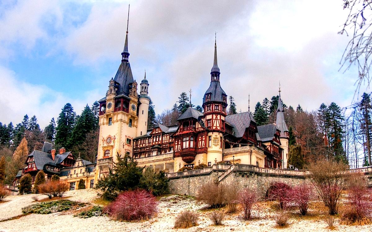 Picturesqu Castles In Europe 