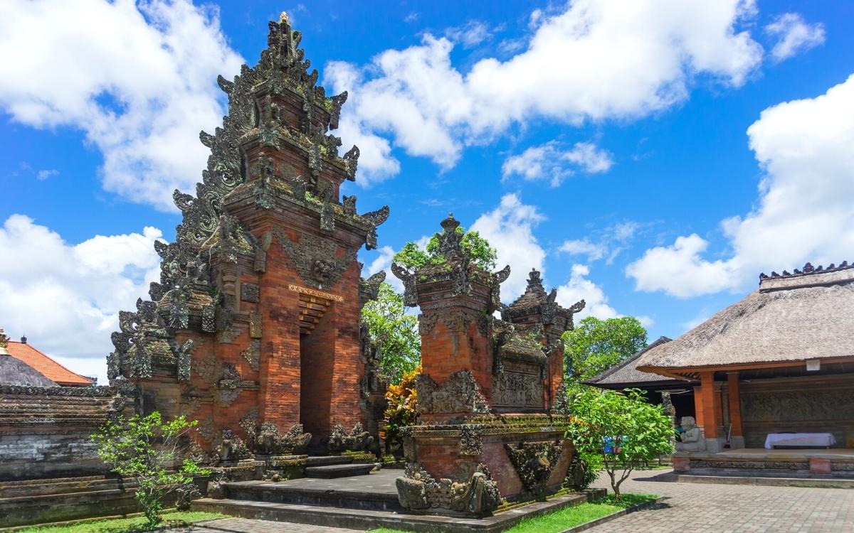 best temples in bali, best balinese temples, beautiful temples in bali, top balinese temples, top temples in bali, sacred temples bali, unique temples bali, popular temples bali, famous temples in bali