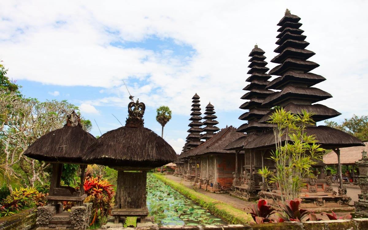 best temples in bali, best balinese temples, beautiful temples in bali, top balinese temples, top temples in bali, sacred temples bali, unique temples bali, popular temples bali, famous temples in bali