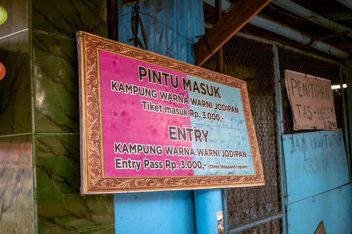 Kampung Warna Warni Jodipan - Rainbow Village in Malang, Island Java - entrance fee