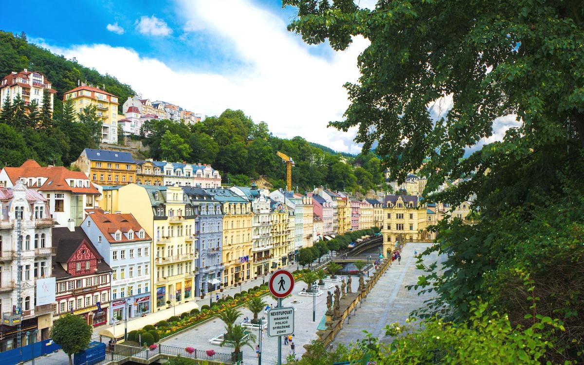 trip from prague to karlovy vary