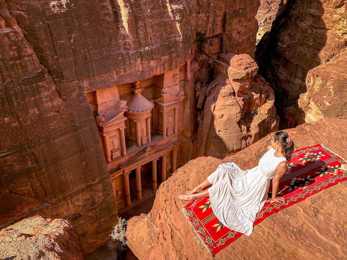 treasury viewpoint petra, treasury view petra, treasury hike petra, treasury viewpoint guide